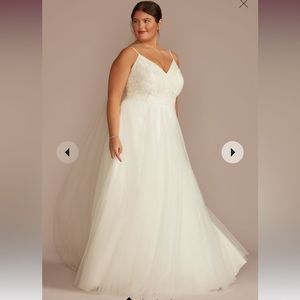 David’s Bridal Wedding Dress, Style #WG4112